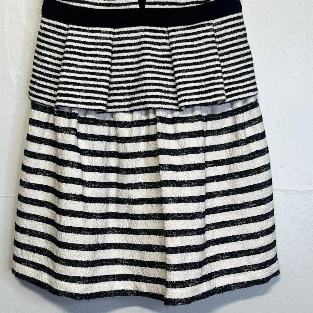 BCBGMAXAZRIA Piper V-Neck Peplum Mini Dress Deep‎ Back  Sz 4 Festival Striped